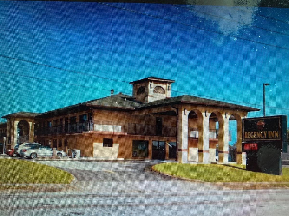 Regency Inn Fern Park Exterior foto
